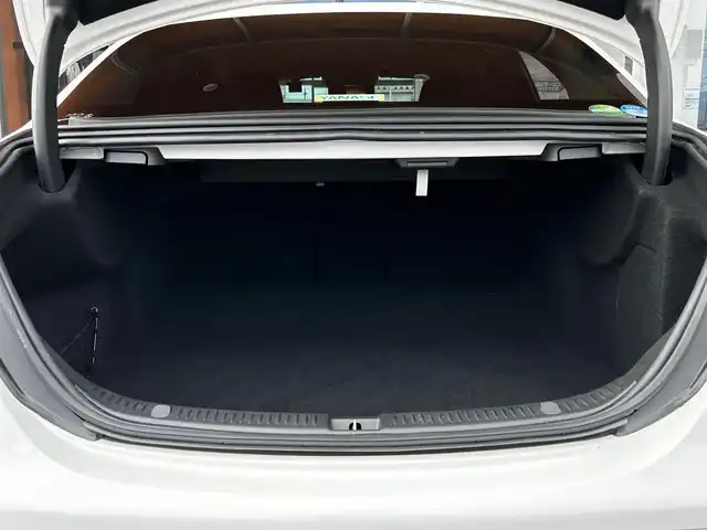 メルセデス・ベンツ Ｅ２００ 4マチック アバンギャルド 富山県 2018(平30)年 4.5万km パール HDDナビ/AM/FMラジオ/フルセグTV/Bluetooth接続/360°カメラ/４WD/アイドリングストップ/ACC/パワーバックドア/前後ドラレコ/D/N席パワーシート/全席シートヒーター/アンビエントライト