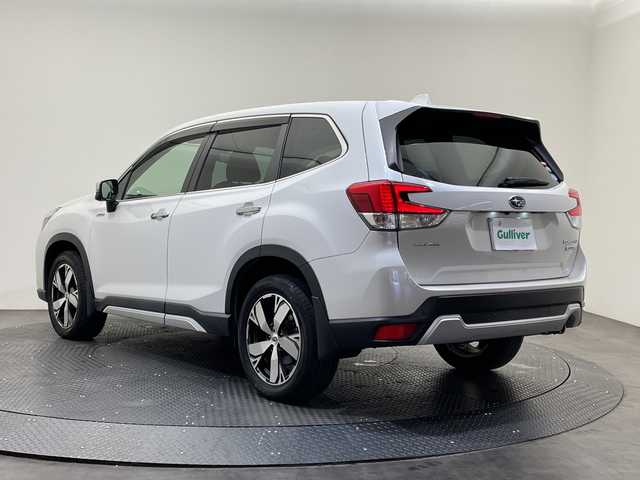 スバル フォレスター ハイブリッド アドバンス 愛媛県 2019(平31)年 5.8万km クリスタルホワイトP 純正ナビ/フルセグ／Ｂｌｕｅｔｏｏｔｈ／ＵＳＢ/バックカメラ/衝突被害軽減ブレーキ/レーダークルーズコントロール/ＥＴＣ/前方ドライブレコーダー/パワーバックドア/全席シートヒーター/DN席パワーシート/前後コーナーセンサー/レーンキープアシスト/ダウンヒルアシストコントロール/LEDヘッドライト