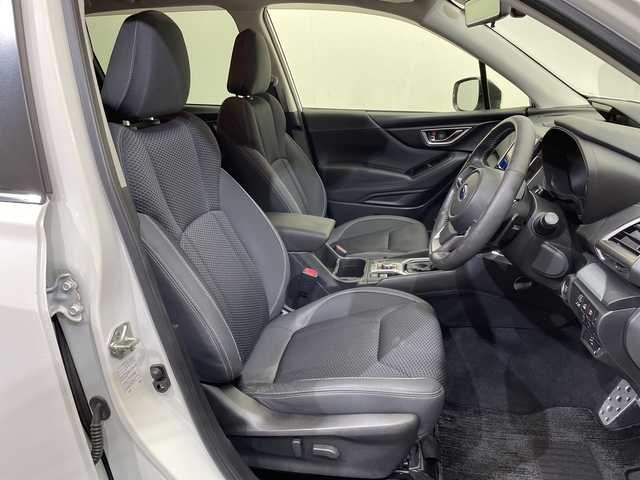 スバル フォレスター ハイブリッド アドバンス 愛媛県 2019(平31)年 5.8万km クリスタルホワイトP 純正ナビ/フルセグ／Ｂｌｕｅｔｏｏｔｈ／ＵＳＢ/バックカメラ/衝突被害軽減ブレーキ/レーダークルーズコントロール/ＥＴＣ/前方ドライブレコーダー/パワーバックドア/全席シートヒーター/DN席パワーシート/前後コーナーセンサー/レーンキープアシスト/ダウンヒルアシストコントロール/LEDヘッドライト