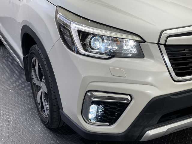 スバル フォレスター ハイブリッド アドバンス 愛媛県 2019(平31)年 5.8万km クリスタルホワイトP 純正ナビ/フルセグ／Ｂｌｕｅｔｏｏｔｈ／ＵＳＢ/バックカメラ/衝突被害軽減ブレーキ/レーダークルーズコントロール/ＥＴＣ/前方ドライブレコーダー/パワーバックドア/全席シートヒーター/DN席パワーシート/前後コーナーセンサー/レーンキープアシスト/ダウンヒルアシストコントロール/LEDヘッドライト