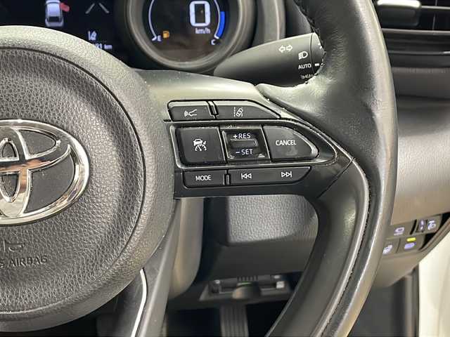 トヨタ ヤリスクロス G 道央・札幌 2021(令3)年 4.9万km ホワイトパールクリスタルシャイン ・ワンオーナー/・4WD/・寒冷地仕様/・純正ディスプレイオーディオ/・ナビ/BT/・パノラミックビューモニター/・純正エンジンスターター/・ドライブレコーダー/・トヨタセーフティセンス/・プリクラッシュセーフティ/・レーダークルーズコントロール/・レーントレーシングアシスト/・ブラインドスポットモニター/・クリアランスソナー/・リヤクロストラフィックアラート/・パーキングサポートブレーキ/・ロードサインアシスト/・オートマチックハイビーム/・ワイパーデアイサー/・ステアリングヒーター/・ビルトインETC/・横滑り防止/・前席シートヒーター/・LEDヘッドライト/・プッシュスタート/・スマートキー/・ドアバイザー/・電格ミラー/・ミラーヒーター/・冬タイヤ純正16インチAW積込