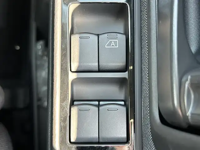 日産 サクラ X 兵庫県 2024(令6)年 0.3万km ブラック 純正ナビ　/USB入力端子　/AppleCarPlay　/全方位バックモニター/プロパイロット　/先進安全装備360°セーフティアシスト/インテリジェントエマージェンシーブレーキ/踏み間違え防止アシスト/車線逸脱防止支援システム/ふらつき警報/標識認識機能/ＬＥＤヘッドライト　/アイドリングストップ　/オートライト　/横滑り防止システム　/純正フロアマット