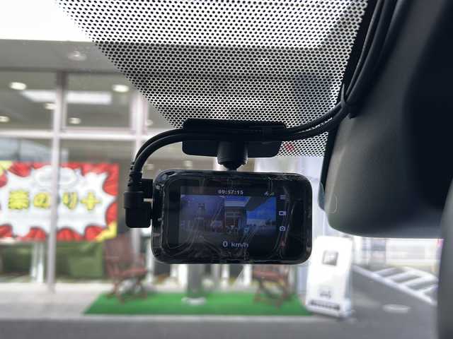 トヨタ エスクァイア ハイブリッド Gi プレミアムパッケージ 鳥取県 2020(令2)年 6万km ブラック ワンオーナー/７人乗り/ハーフレザーシート/ウッドコンビハンドル/両側パワースライド/純正８インチワイドナビ/フリップダウンモニター/フルセグ・Bluetooth/バックカメラ/前後ドライブレコーダー/プリクラッシュセーフティ/クリアランスソナー/レーンデパーチャー/オートハイビーム/クルーズコントロール/前席シートヒーター/ハンドルヒーター/LEDイルミネーション/nano-eエアコン/リアオートエアコン/センターコンソール/ハイマウントスピーカー/LEDヘッドライト/LEDフォグライト/オートリトラクトミラー/社外17インチAW(ワーク製）/社外ダブルホーン/ETCユニット/保証書・取説