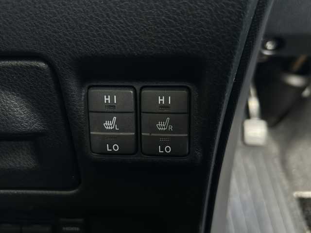 トヨタ エスクァイア ハイブリッド Gi プレミアムパッケージ 鳥取県 2020(令2)年 6万km ブラック ワンオーナー/７人乗り/ハーフレザーシート/ウッドコンビハンドル/両側パワースライド/純正８インチワイドナビ/フリップダウンモニター/フルセグ・Bluetooth/バックカメラ/前後ドライブレコーダー/プリクラッシュセーフティ/クリアランスソナー/レーンデパーチャー/オートハイビーム/クルーズコントロール/前席シートヒーター/ハンドルヒーター/LEDイルミネーション/nano-eエアコン/リアオートエアコン/センターコンソール/ハイマウントスピーカー/LEDヘッドライト/LEDフォグライト/オートリトラクトミラー/社外17インチAW(ワーク製）/社外ダブルホーン/ETCユニット/保証書・取説