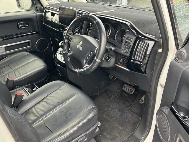 三菱 デリカＤ：５ ローデスト ロイヤルツーリング 福島県 2018(平30)年 7.2万km ウォームホワイトパール 4WD ディーゼル ナビ フルセグTV Bluetooth バックカメラ 両側パワースライドドア パドルシフト パワーバックドア ETC AC100V オートライト フォグランプ スマートキー