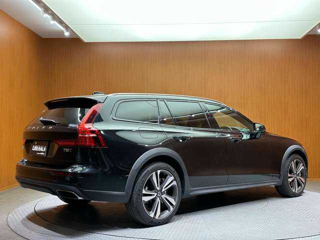 ボルボ Ｖ６０ クロスカントリー T5 AWD プロ 千葉県 2019(平31)年 3.6万km 黒 パノラマＳＲ　/純正ナビ　/３６０°カメラ　/ＡＣＣ　/ナッパレザーシート　/シートヒーター　/ベンチレーター　/パワーシート　/マッサージ機能　/ＬＥＤヘッドライト　/ハイビームアシスト　/自動駐車　/電動リアゲート
