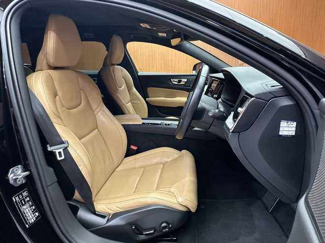ボルボ Ｖ６０ クロスカントリー T5 AWD プロ 千葉県 2019(平31)年 3.6万km 黒 パノラマＳＲ　/純正ナビ　/３６０°カメラ　/ＡＣＣ　/ナッパレザーシート　/シートヒーター　/ベンチレーター　/パワーシート　/マッサージ機能　/ＬＥＤヘッドライト　/ハイビームアシスト　/自動駐車　/電動リアゲート