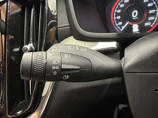ボルボ Ｖ６０ クロスカントリー T5 AWD プロ 千葉県 2019(平31)年 3.6万km 黒 パノラマＳＲ　/純正ナビ　/３６０°カメラ　/ＡＣＣ　/ナッパレザーシート　/シートヒーター　/ベンチレーター　/パワーシート　/マッサージ機能　/ＬＥＤヘッドライト　/ハイビームアシスト　/自動駐車　/電動リアゲート