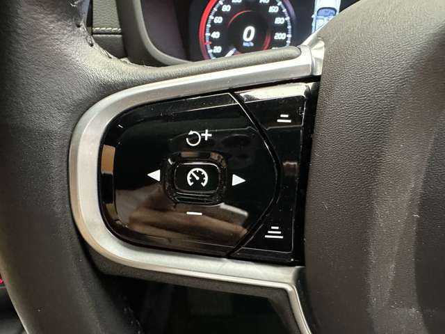 ボルボ Ｖ６０ クロスカントリー T5 AWD プロ 千葉県 2019(平31)年 3.6万km 黒 パノラマＳＲ　/純正ナビ　/３６０°カメラ　/ＡＣＣ　/ナッパレザーシート　/シートヒーター　/ベンチレーター　/パワーシート　/マッサージ機能　/ＬＥＤヘッドライト　/ハイビームアシスト　/自動駐車　/電動リアゲート