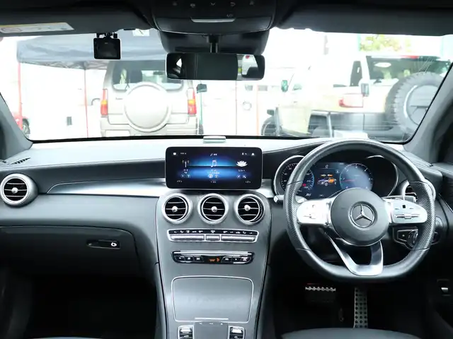 メルセデス・ベンツ Ｍ・ベンツ ＧＬＣ２２０ d 4マチック クーペ AMGライン 神奈川県 2023(令5)年 2.9万km 黒 ワンオーナー/ブラインドスポットモニター/ETC2.0 /ドラレコ前後/ヘッドアップディスプレイ/ガラススライディングルーフ/全席シートヒーター/D/N席エアーシート/アダクティブステアリング/純正メモリナビ/Bluetoothオーディオ/タイプC充電口×3/バックカメラ/アイドリングストップ/ウィンカーミラー/クルーズコントロール(追従機能あり)/プッシュスタート/純正19インチAW/純正フロアマット/純正LEDヘッドライト/コーナーセンサー前後/保証書/取説/スペアスマートキー