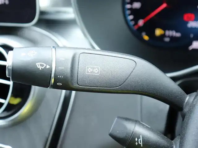 メルセデス・ベンツ Ｍ・ベンツ ＧＬＣ２２０ d 4マチック クーペ AMGライン 神奈川県 2023(令5)年 2.9万km 黒 ワンオーナー/ブラインドスポットモニター/ETC2.0 /ドラレコ前後/ヘッドアップディスプレイ/ガラススライディングルーフ/全席シートヒーター/D/N席エアーシート/アダクティブステアリング/純正メモリナビ/Bluetoothオーディオ/タイプC充電口×3/バックカメラ/アイドリングストップ/ウィンカーミラー/クルーズコントロール(追従機能あり)/プッシュスタート/純正19インチAW/純正フロアマット/純正LEDヘッドライト/コーナーセンサー前後/保証書/取説/スペアスマートキー