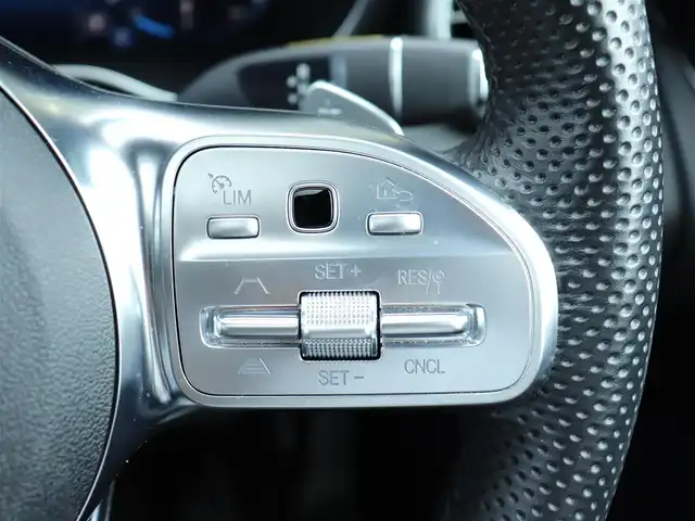 メルセデス・ベンツ Ｍ・ベンツ ＧＬＣ２２０ d 4マチック クーペ AMGライン 神奈川県 2023(令5)年 2.9万km 黒 ワンオーナー/ブラインドスポットモニター/ETC2.0 /ドラレコ前後/ヘッドアップディスプレイ/ガラススライディングルーフ/全席シートヒーター/D/N席エアーシート/アダクティブステアリング/純正メモリナビ/Bluetoothオーディオ/タイプC充電口×3/バックカメラ/アイドリングストップ/ウィンカーミラー/クルーズコントロール(追従機能あり)/プッシュスタート/純正19インチAW/純正フロアマット/純正LEDヘッドライト/コーナーセンサー前後/保証書/取説/スペアスマートキー