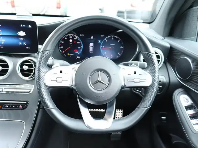 メルセデス・ベンツ Ｍ・ベンツ ＧＬＣ２２０ d 4マチック クーペ AMGライン 神奈川県 2023(令5)年 2.9万km 黒 ワンオーナー/ブラインドスポットモニター/ETC2.0 /ドラレコ前後/ヘッドアップディスプレイ/ガラススライディングルーフ/全席シートヒーター/D/N席エアーシート/アダクティブステアリング/純正メモリナビ/Bluetoothオーディオ/タイプC充電口×3/バックカメラ/アイドリングストップ/ウィンカーミラー/クルーズコントロール(追従機能あり)/プッシュスタート/純正19インチAW/純正フロアマット/純正LEDヘッドライト/コーナーセンサー前後/保証書/取説/スペアスマートキー