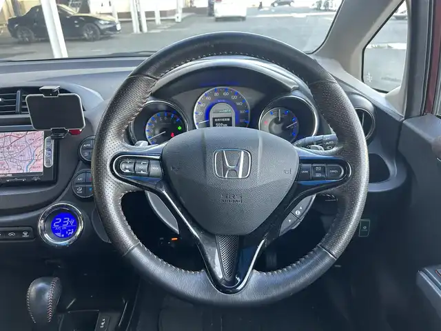 ホンダ フィット シャトル ハイブリッド スマートセレ 静岡県 2013(平25)年 12.4万km プレミアムディープロッソパール ディーラー純正ナビ/BT/ワンセグTV /CD/DVD/USB/ETC/クルコン/純正フロアマット/AW/バックカメラ/前後ドラレコ/シートヒーターD＋N/ハーフレザーシート/パドルシフト