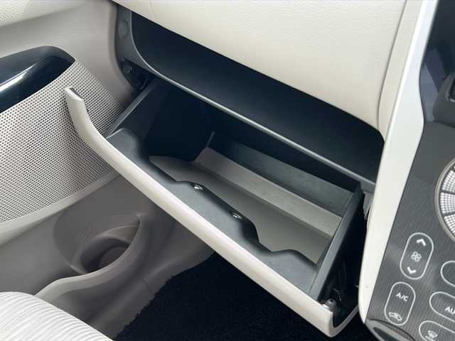 三菱 ｅＫワゴン G 岩手県 2013(平25)年 9.5万km チェリーブラウンパール ナビ　バックカメラ　フルセグ　Ｂｌｕｅｔｏｏｔｈ　ＣＤ／ＤＶＤ再生　本革巻きステアリング　自動調光ミラー　イモビライザー　坂道発進補助装置　衝突安全ボディー　純正ＡＷ　純正フロアマット　スマートキー