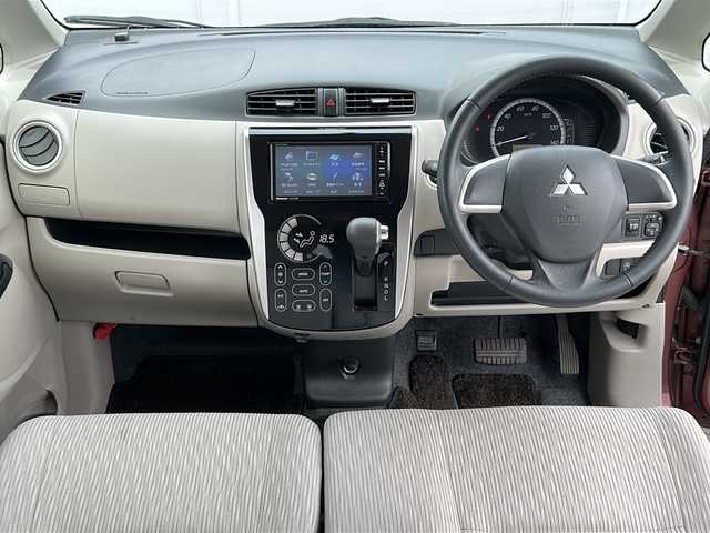 三菱 ｅＫワゴン G 岩手県 2013(平25)年 9.5万km チェリーブラウンパール ナビ　バックカメラ　フルセグ　Ｂｌｕｅｔｏｏｔｈ　ＣＤ／ＤＶＤ再生　本革巻きステアリング　自動調光ミラー　イモビライザー　坂道発進補助装置　衝突安全ボディー　純正ＡＷ　純正フロアマット　スマートキー