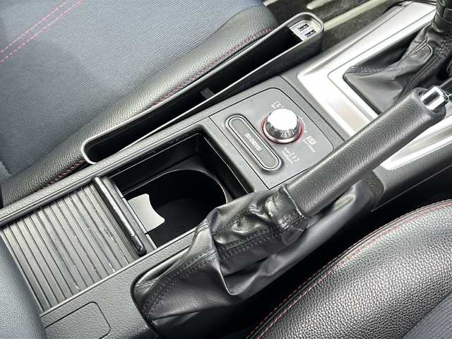 スバル インプレッサ ＷＲＸ STI A－Line 山口県 2011(平23)年 8万km スパークシルバーメタリック 禁煙車（前オーナー様のご申告によるもの）/社外メモリナビ/Bluetooth/フルセグTV/バックカメラ/社外レーダー/社外ツィータースピーカー/ETC/スマートキー＆プッシュスタート/D/席パワーシート/クルーズコントロール/キセノンライト/フォグライト/リアフォグライト/社外マフラー/社外18インチAW/横滑り防止装置/パドルシフト/オートエアコン/保証書・取説/スペアキー1個