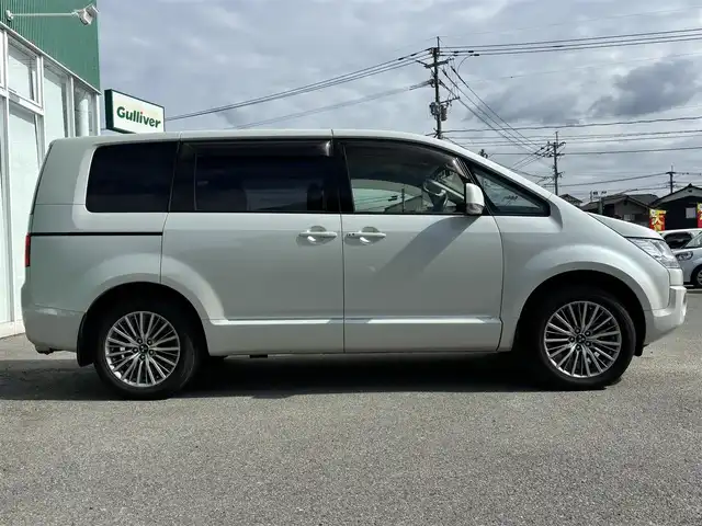 三菱 デリカＤ：５ G－Power package 福岡県 2013(平25)年 3.2万km ウォームホワイトパール スマートキー/Bluetoothオーディオ/バックカメラ/ETC/後席モニター（ALPINE）/純正フロアマット/純正アルミホイール/両側パワースライドドア/LEDヘッドライト