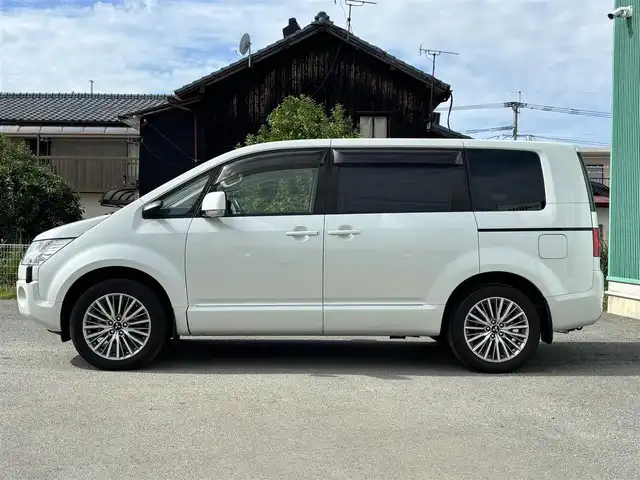 三菱 デリカＤ：５ G－Power package 福岡県 2013(平25)年 3.2万km ウォームホワイトパール スマートキー/Bluetoothオーディオ/バックカメラ/ETC/後席モニター（ALPINE）/純正フロアマット/純正アルミホイール/両側パワースライドドア/LEDヘッドライト