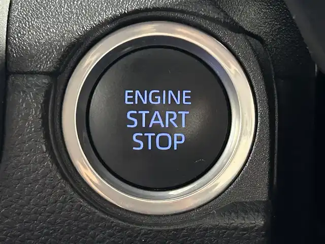 トヨタ シエンタ Z 大阪府 2023(令5)年 1.8万km アーバンカーキ 純正8incDオーディオナビ バックカメラ レーダークルコン 衝突軽減ブレーキ レーンアシスト オートハイビーム ブラインドSM 両側パワースライドドア クリアランスソナー 前後ドライブレコーダー ETC2.0