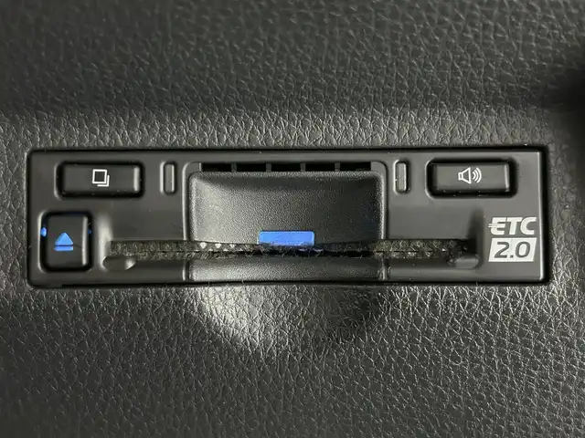 トヨタ シエンタ Z 大阪府 2023(令5)年 1.8万km アーバンカーキ 純正8incDオーディオナビ バックカメラ レーダークルコン 衝突軽減ブレーキ レーンアシスト オートハイビーム ブラインドSM 両側パワースライドドア クリアランスソナー 前後ドライブレコーダー ETC2.0