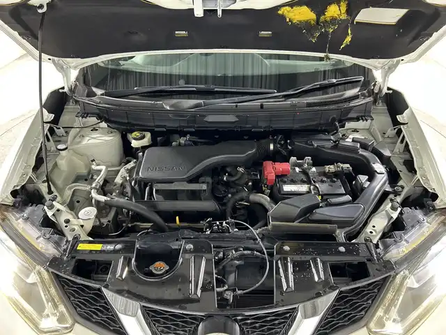 日産 エクストレイル 20X エマージェンシーブレーキ 神奈川県 2016(平28)年 5.4万km ブリリアントホワイトパール 社外9型SDナビゲーション【CN-F1DVD】/フルセグ　Bluetooth　SD　CD DVD　USB　iPod/バックカメラ/車線逸脱警報/エマージェンシープレーキ/進入禁止機能/前後ソナー/アイドリングストップ/ブラックセルクロス/フレーザークロスパートナー防水シート/前席シートヒーター/革巻きステアリング/ステアリングスイッチ/純正ビルトインＥＴＣ/社外前方ドライブレコーダー/社外GPSレーダー/ＥＣＯ/プッシュスタート/インテリジェントキー/LEDヘッドランプ/オートライト/純正17インチアルミホイール/純正リアスポイラー/スペアキー2本