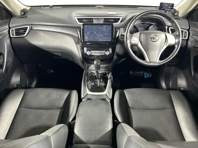 日産 エクストレイル 20X エマージェンシーブレーキ 神奈川県 2016(平28)年 5.4万km ブリリアントホワイトパール 社外9型SDナビゲーション【CN-F1DVD】/フルセグ　Bluetooth　SD　CD DVD　USB　iPod/バックカメラ/車線逸脱警報/エマージェンシープレーキ/進入禁止機能/前後ソナー/アイドリングストップ/ブラックセルクロス/フレーザークロスパートナー防水シート/前席シートヒーター/革巻きステアリング/ステアリングスイッチ/純正ビルトインＥＴＣ/社外前方ドライブレコーダー/社外GPSレーダー/ＥＣＯ/プッシュスタート/インテリジェントキー/LEDヘッドランプ/オートライト/純正17インチアルミホイール/純正リアスポイラー/スペアキー2本