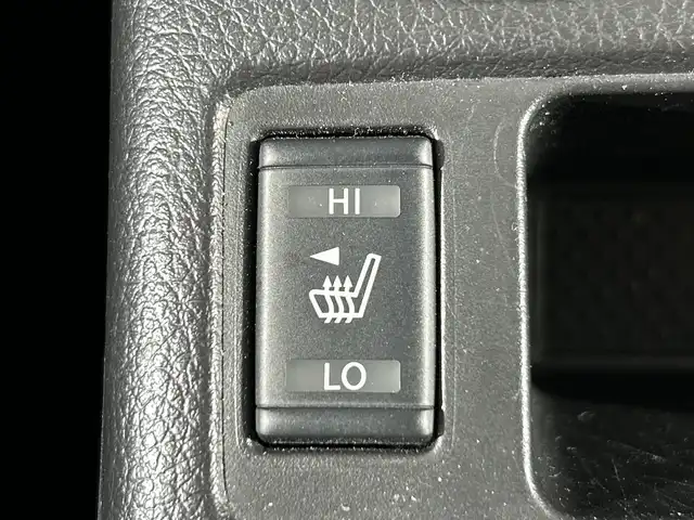 日産 エクストレイル 20X エマージェンシーブレーキ 神奈川県 2016(平28)年 5.4万km ブリリアントホワイトパール 社外9型SDナビゲーション【CN-F1DVD】/フルセグ　Bluetooth　SD　CD DVD　USB　iPod/バックカメラ/車線逸脱警報/エマージェンシープレーキ/進入禁止機能/前後ソナー/アイドリングストップ/ブラックセルクロス/フレーザークロスパートナー防水シート/前席シートヒーター/革巻きステアリング/ステアリングスイッチ/純正ビルトインＥＴＣ/社外前方ドライブレコーダー/社外GPSレーダー/ＥＣＯ/プッシュスタート/インテリジェントキー/LEDヘッドランプ/オートライト/純正17インチアルミホイール/純正リアスポイラー/スペアキー2本