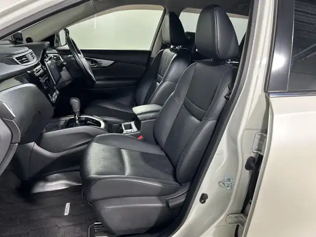 日産 エクストレイル 20X エマージェンシーブレーキ 神奈川県 2016(平28)年 5.4万km ブリリアントホワイトパール 社外9型SDナビゲーション【CN-F1DVD】/フルセグ　Bluetooth　SD　CD DVD　USB　iPod/バックカメラ/車線逸脱警報/エマージェンシープレーキ/進入禁止機能/前後ソナー/アイドリングストップ/ブラックセルクロス/フレーザークロスパートナー防水シート/前席シートヒーター/革巻きステアリング/ステアリングスイッチ/純正ビルトインＥＴＣ/社外前方ドライブレコーダー/社外GPSレーダー/ＥＣＯ/プッシュスタート/インテリジェントキー/LEDヘッドランプ/オートライト/純正17インチアルミホイール/純正リアスポイラー/スペアキー2本