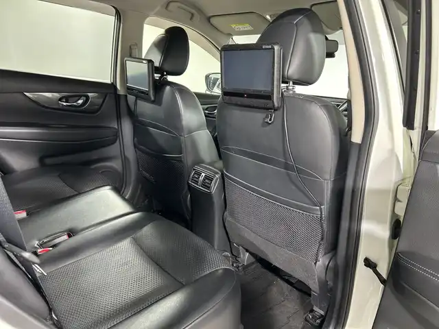 日産 エクストレイル 20X エマージェンシーブレーキ 神奈川県 2016(平28)年 5.4万km ブリリアントホワイトパール 社外9型SDナビゲーション【CN-F1DVD】/フルセグ　Bluetooth　SD　CD DVD　USB　iPod/バックカメラ/車線逸脱警報/エマージェンシープレーキ/進入禁止機能/前後ソナー/アイドリングストップ/ブラックセルクロス/フレーザークロスパートナー防水シート/前席シートヒーター/革巻きステアリング/ステアリングスイッチ/純正ビルトインＥＴＣ/社外前方ドライブレコーダー/社外GPSレーダー/ＥＣＯ/プッシュスタート/インテリジェントキー/LEDヘッドランプ/オートライト/純正17インチアルミホイール/純正リアスポイラー/スペアキー2本