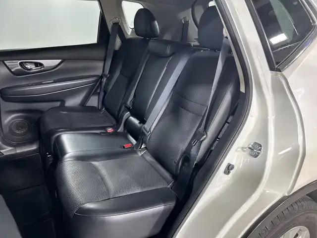 日産 エクストレイル 20X エマージェンシーブレーキ 神奈川県 2016(平28)年 5.4万km ブリリアントホワイトパール 社外9型SDナビゲーション【CN-F1DVD】/フルセグ　Bluetooth　SD　CD DVD　USB　iPod/バックカメラ/車線逸脱警報/エマージェンシープレーキ/進入禁止機能/前後ソナー/アイドリングストップ/ブラックセルクロス/フレーザークロスパートナー防水シート/前席シートヒーター/革巻きステアリング/ステアリングスイッチ/純正ビルトインＥＴＣ/社外前方ドライブレコーダー/社外GPSレーダー/ＥＣＯ/プッシュスタート/インテリジェントキー/LEDヘッドランプ/オートライト/純正17インチアルミホイール/純正リアスポイラー/スペアキー2本