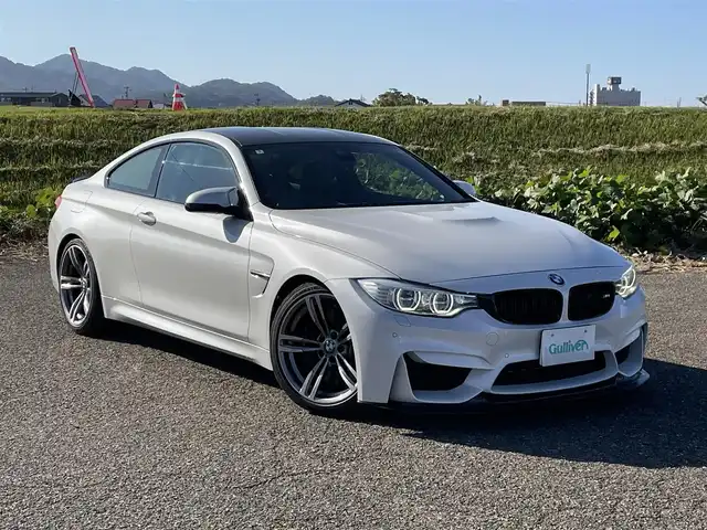ＢＭＷ Ｍ４ クーペ 新潟県 2015(平27)年 5.2万km ミネラルホワイト 純正HDDナビ/CD/DVD/BT/フルセグテレビ/ミュージックサーバー/バックカメラ/ETC/衝突被害軽減ブレーキ/レーンキープアシスト/クルーズコントロール/革シート/パワーシート/シートヒーター /パドルシフト/ステアリングスイッチ/コーナーセンサー/スマートキー/プッシュスタート/LEDヘッドライト/オートライト/純正19インチアルミホイール