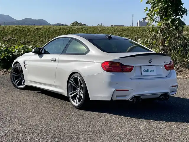 ＢＭＷ Ｍ４ クーペ 新潟県 2015(平27)年 5.2万km ミネラルホワイト 純正HDDナビ/CD/DVD/BT/フルセグテレビ/ミュージックサーバー/バックカメラ/ETC/衝突被害軽減ブレーキ/レーンキープアシスト/クルーズコントロール/革シート/パワーシート/シートヒーター /パドルシフト/ステアリングスイッチ/コーナーセンサー/スマートキー/プッシュスタート/LEDヘッドライト/オートライト/純正19インチアルミホイール