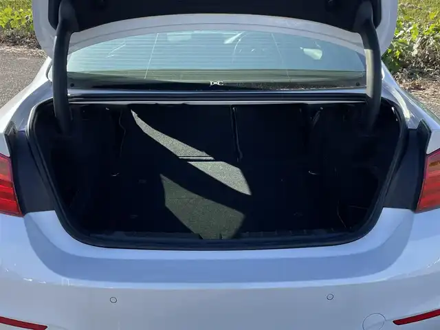 ＢＭＷ Ｍ４ クーペ 新潟県 2015(平27)年 5.2万km ミネラルホワイト 純正HDDナビ/CD/DVD/BT/フルセグテレビ/ミュージックサーバー/バックカメラ/ETC/衝突被害軽減ブレーキ/レーンキープアシスト/クルーズコントロール/革シート/パワーシート/シートヒーター /パドルシフト/ステアリングスイッチ/コーナーセンサー/スマートキー/プッシュスタート/LEDヘッドライト/オートライト/純正19インチアルミホイール