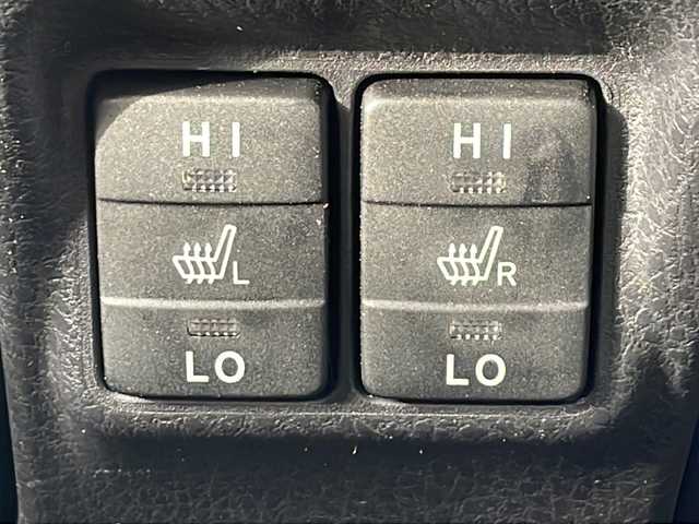 トヨタ エスクァイア Gi 道北・旭川 2015(平27)年 7.2万km スパークリングブラックパールクリスタルシャイン /4WD//禁煙車//純正9型ナビ//CD/DVD/SD/MSV/BT/フルセグ//純正11型フリップダウンモニター//両側パワースライドドア//合皮黒シート//シートヒーター//バックカメラ//クルーズコントロール//アイドリングストップ//オートハイビーム//オートライト//LEDヘッドライト//フォグライト//ビルトインETC//前後ドライブレコーダー//オートリトラミラー//サンシェード//純正フロアマット//ドアバイザー//プッシュスタート//保証書