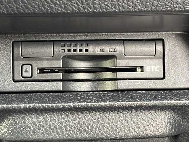 トヨタ エスクァイア Gi 道北・旭川 2015(平27)年 7.2万km スパークリングブラックパールクリスタルシャイン /4WD//禁煙車//純正9型ナビ//CD/DVD/SD/MSV/BT/フルセグ//純正11型フリップダウンモニター//両側パワースライドドア//合皮黒シート//シートヒーター//バックカメラ//クルーズコントロール//アイドリングストップ//オートハイビーム//オートライト//LEDヘッドライト//フォグライト//ビルトインETC//前後ドライブレコーダー//オートリトラミラー//サンシェード//純正フロアマット//ドアバイザー//プッシュスタート//保証書