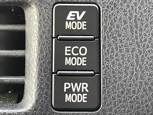 トヨタ エスクァイア Gi 道北・旭川 2015(平27)年 7.2万km スパークリングブラックパールクリスタルシャイン /4WD//禁煙車//純正9型ナビ//CD/DVD/SD/MSV/BT/フルセグ//純正11型フリップダウンモニター//両側パワースライドドア//合皮黒シート//シートヒーター//バックカメラ//クルーズコントロール//アイドリングストップ//オートハイビーム//オートライト//LEDヘッドライト//フォグライト//ビルトインETC//前後ドライブレコーダー//オートリトラミラー//サンシェード//純正フロアマット//ドアバイザー//プッシュスタート//保証書