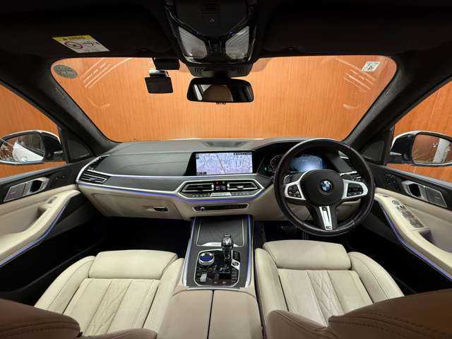 ＢＭＷ ＢＭＷ Ｘ７ xDrive40d Mスポーツ 千葉県 2021(令3)年 3.5万km 白 6人乗り　/ウェルネスパッケージ　/スカイラウンジパノラマSR　/白革シート　/harmankardonサウンド　/ディスプレイキー　/ACC　/ナビ　/TV　/360°　/Bluetooth接続　/CarPlay　/HUD　/レーザーライト　/ETC　/ドラレコ