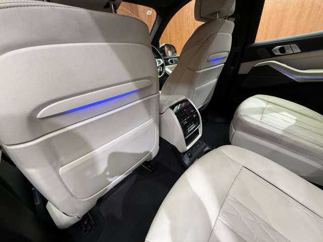 ＢＭＷ ＢＭＷ Ｘ７ xDrive40d Mスポーツ 千葉県 2021(令3)年 3.5万km 白 6人乗り　/ウェルネスパッケージ　/スカイラウンジパノラマSR　/白革シート　/harmankardonサウンド　/ディスプレイキー　/ACC　/ナビ　/TV　/360°　/Bluetooth接続　/CarPlay　/HUD　/レーザーライト　/ETC　/ドラレコ