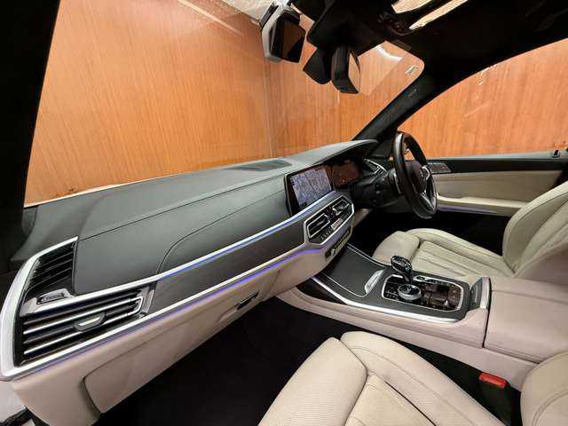 ＢＭＷ ＢＭＷ Ｘ７ xDrive40d Mスポーツ 千葉県 2021(令3)年 3.5万km 白 6人乗り　/ウェルネスパッケージ　/スカイラウンジパノラマSR　/白革シート　/harmankardonサウンド　/ディスプレイキー　/ACC　/ナビ　/TV　/360°　/Bluetooth接続　/CarPlay　/HUD　/レーザーライト　/ETC　/ドラレコ