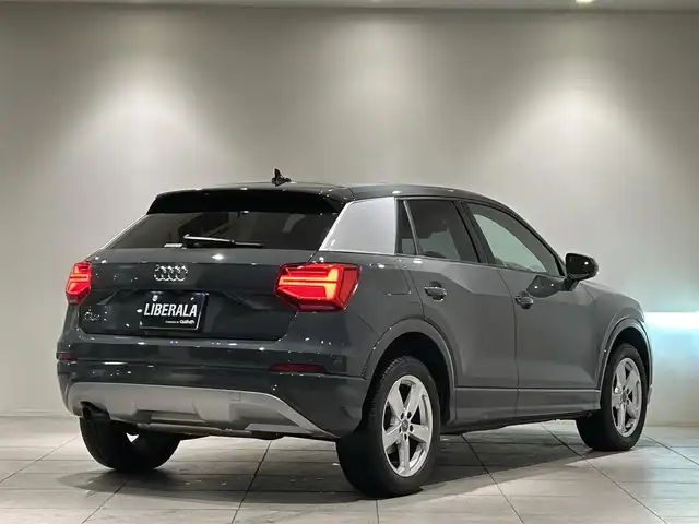 アウディ Ｑ２ 愛知県 2019(令1)年 3万km グレー LEDヘッドライト/バックモニタ―/クルーズコントロール/パワーバックドア/シートヒーター