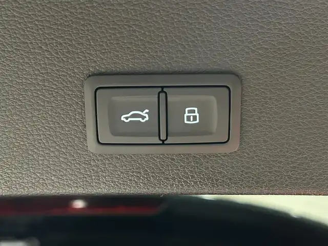 アウディ Ｑ２ 愛知県 2019(令1)年 3万km グレー LEDヘッドライト/バックモニタ―/クルーズコントロール/パワーバックドア/シートヒーター