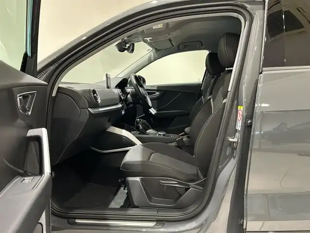 アウディ Ｑ２ 愛知県 2019(令1)年 3万km グレー LEDヘッドライト/バックモニタ―/クルーズコントロール/パワーバックドア/シートヒーター