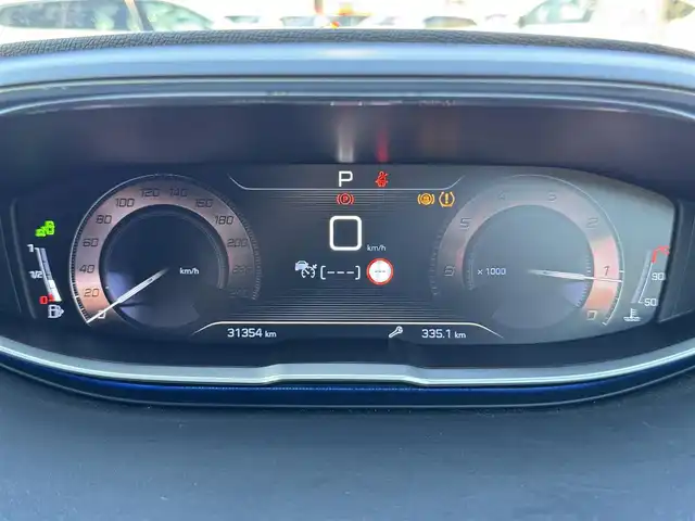 プジョー ３００８ GT ブルー HDi 静岡県 2019(平31)年 3.2万km ネイクルホワイト ハーフレザーシート/電動リアゲート/ブラインドスポットアシスト/純正ディスプレイオーディオ/(Bluetooth/CarPlay/USB)/衝突被害軽減システム/バックカメラ/クルーズコントロール/レーンキープアシスト/パーキングアシスト/ダウンヒルアシストコントロール/スマートキー/ETC/ドライブレコーダー/フロアマット/純正18インチアルミホイール/フロントフォグランプ/保証書