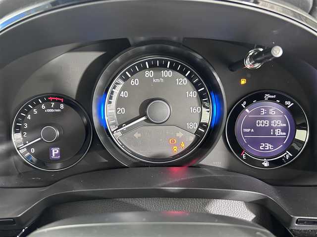ホンダ シャトル G 道央・札幌 2015(平27)年 1万km クリスタルブラックパール 純正7型ナビ/Bluetooth/フルセグTV/バックカメラ/ETC/オートエアコン/スマートキー/プッシュスタート/ハロゲンヘッドライト/フロアマット/盗難防止装置/横滑り防止装置/ABS/ダブルエアバッグ