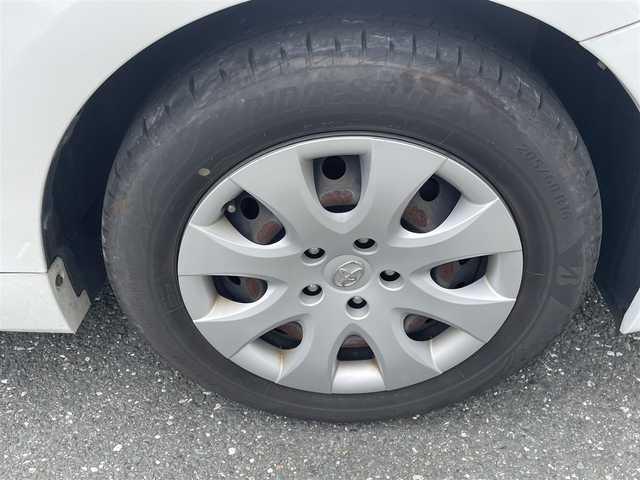 トヨタ プリウス α S Lセレクション 愛知県 2013(平25)年 10万km ホワイトパールクリスタルシャイン (株)IDOMが運営する【じしゃロン豊川店】の自社ローン専用車両になります。こちらは現金またはオートローンご利用時の価格です。自社ローンご希望の方は別途その旨お申付け下さい/ 社外メモリナビ/　◯ CD再生機能/　◯ DVD再生機能/　◯ フルセグ対応TV/　◯ BT対応/ バックカメラ/ ETC/ ステアリングスイッチ/ プッシュスタート/ オートライト/ ドアバイザー/ ウインカーミラー/ 純正フロアマット