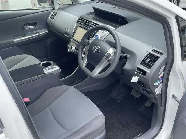 トヨタ プリウス α S Lセレクション 愛知県 2013(平25)年 10万km ホワイトパールクリスタルシャイン (株)IDOMが運営する【じしゃロン豊川店】の自社ローン専用車両になります。こちらは現金またはオートローンご利用時の価格です。自社ローンご希望の方は別途その旨お申付け下さい/ 社外メモリナビ/　◯ CD再生機能/　◯ DVD再生機能/　◯ フルセグ対応TV/　◯ BT対応/ バックカメラ/ ETC/ ステアリングスイッチ/ プッシュスタート/ オートライト/ ドアバイザー/ ウインカーミラー/ 純正フロアマット