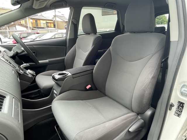 トヨタ プリウス α S Lセレクション 愛知県 2013(平25)年 10万km ホワイトパールクリスタルシャイン (株)IDOMが運営する【じしゃロン豊川店】の自社ローン専用車両になります。こちらは現金またはオートローンご利用時の価格です。自社ローンご希望の方は別途その旨お申付け下さい/ 社外メモリナビ/　◯ CD再生機能/　◯ DVD再生機能/　◯ フルセグ対応TV/　◯ BT対応/ バックカメラ/ ETC/ ステアリングスイッチ/ プッシュスタート/ オートライト/ ドアバイザー/ ウインカーミラー/ 純正フロアマット
