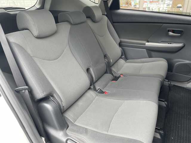 トヨタ プリウス α S Lセレクション 愛知県 2013(平25)年 10万km ホワイトパールクリスタルシャイン (株)IDOMが運営する【じしゃロン豊川店】の自社ローン専用車両になります。こちらは現金またはオートローンご利用時の価格です。自社ローンご希望の方は別途その旨お申付け下さい/ 社外メモリナビ/　◯ CD再生機能/　◯ DVD再生機能/　◯ フルセグ対応TV/　◯ BT対応/ バックカメラ/ ETC/ ステアリングスイッチ/ プッシュスタート/ オートライト/ ドアバイザー/ ウインカーミラー/ 純正フロアマット