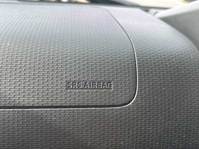 スズキ ジムニー XC 佐賀県 2024(令6)年 0.3万km ミディアムグレー ワンオーナー/4WD/レーンキープアシスト/衝突軽減システム/クルーズコントロール/LEDオートライト／オートマチックハイビーム/オートエアコン/シートヒーター/ETC/布系シート/背面タイヤ/アイドリングストップ/横滑り装置/ダウンヒルアシストコントロール/エアバッグW＋サイド／カーテンエアバッグ革巻きステアリング/電格ウィンカーミラー/プッシュスタート